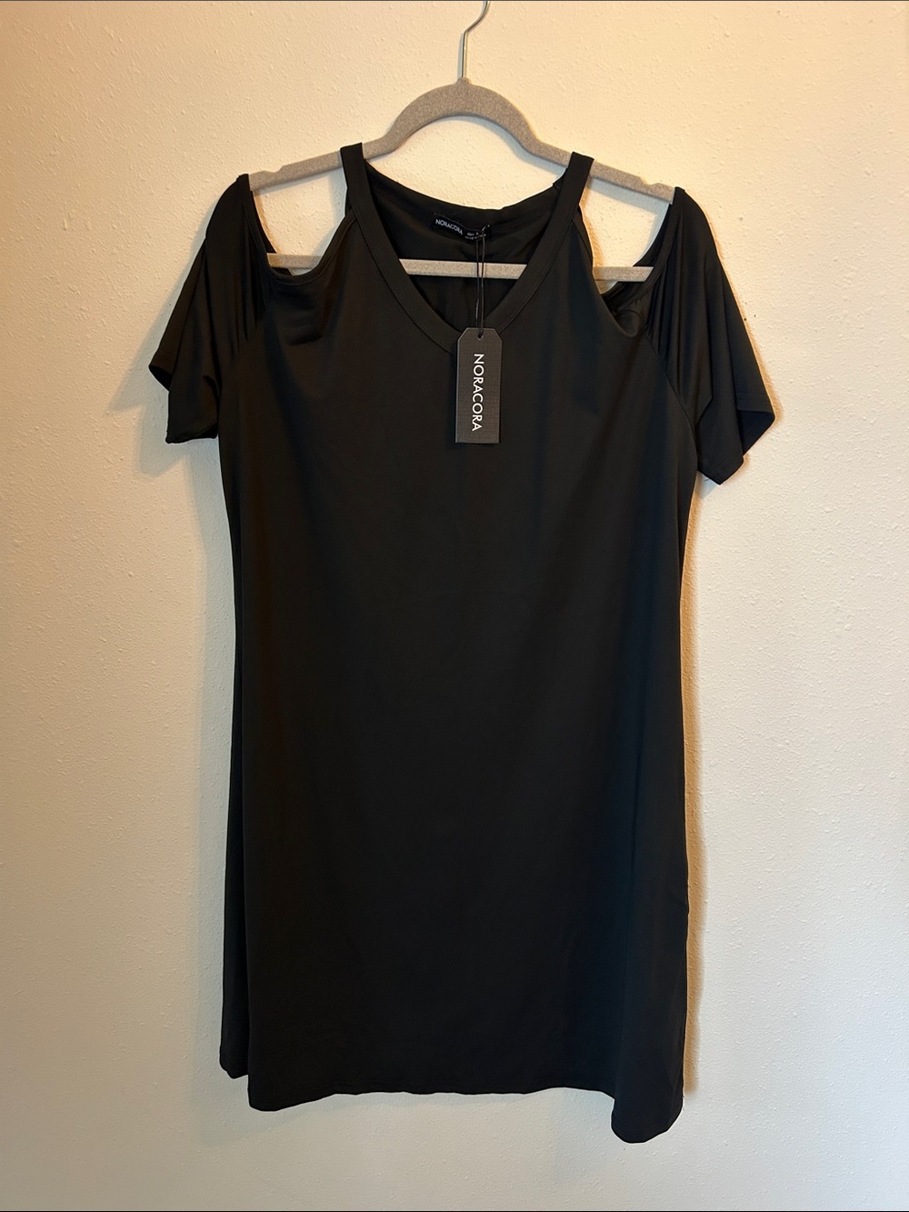 Nordacora Black  V-Neck Shift Dress